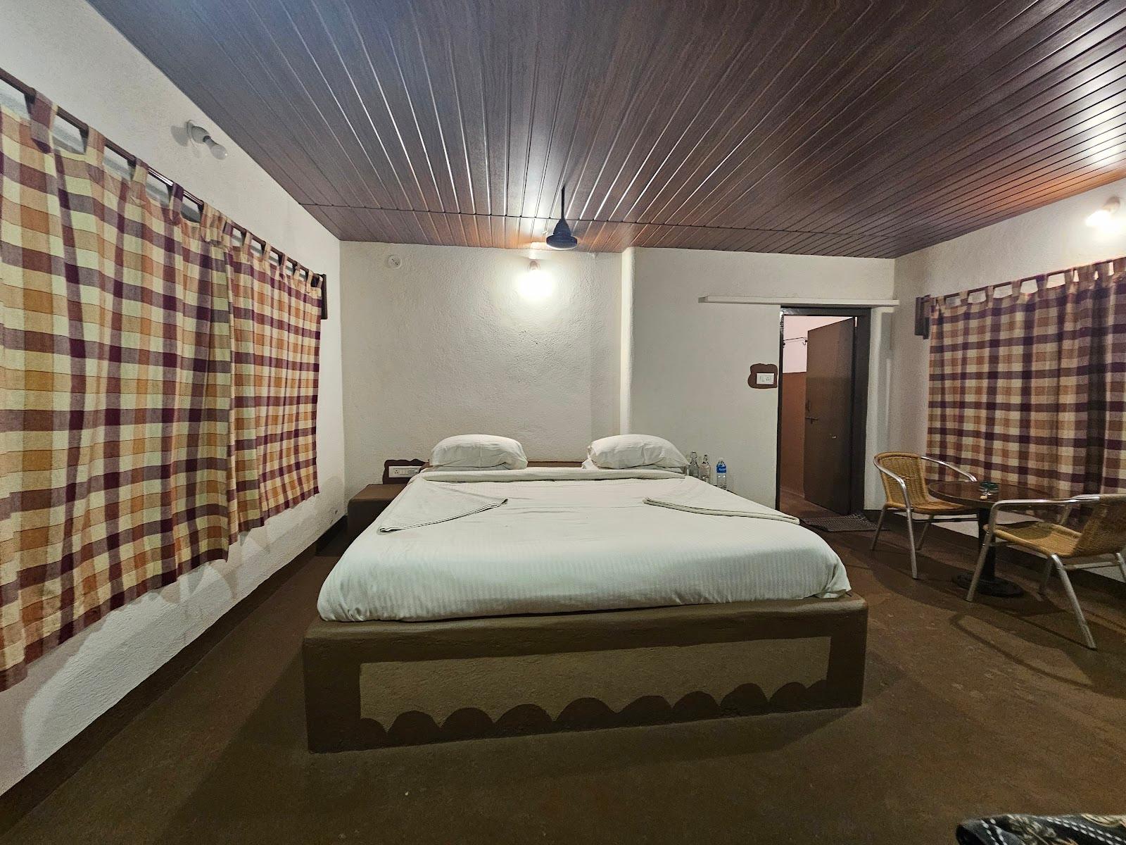 Hampi’s Whiskers Resort – photo 3