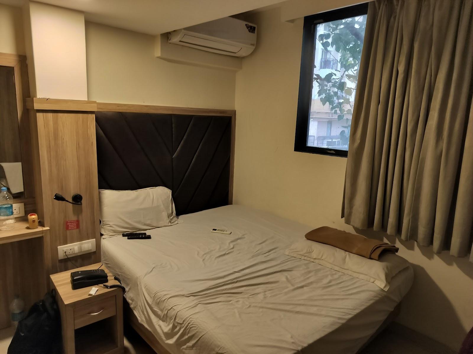 Hotel Godavari inn Dahisar Mumbai – photo 3