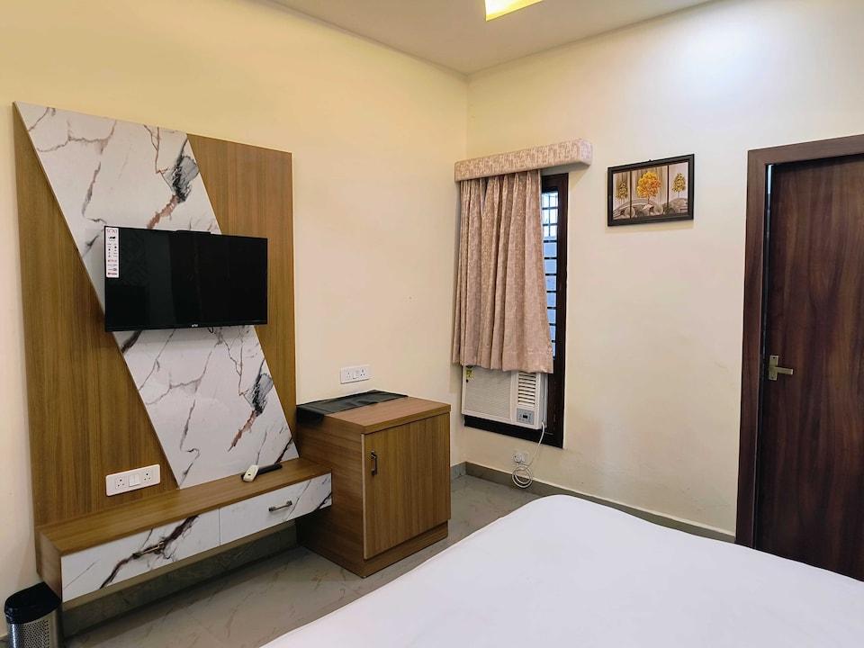 Hotel O Taj East Metro Station – photo 3