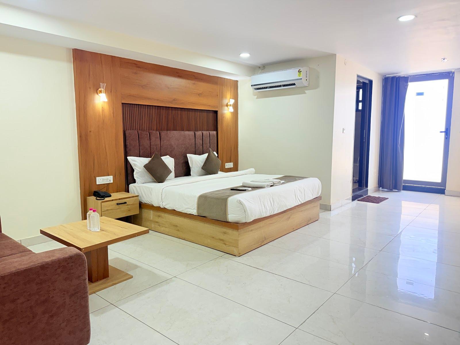 Hotel The 10th Floor – photo 2