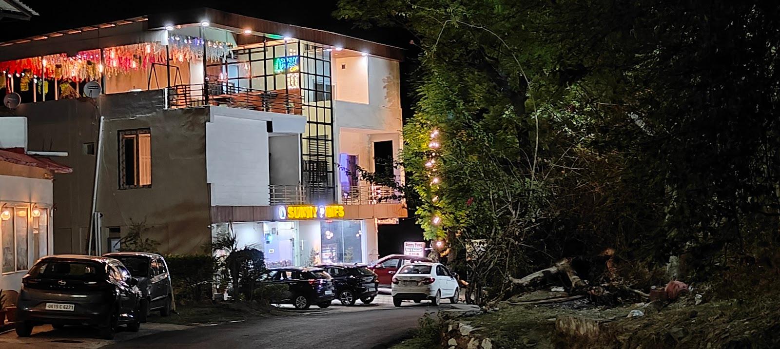 Sunny Pines Hotel