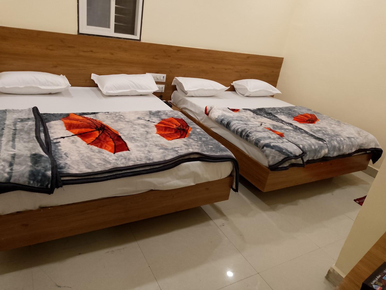 Maa Tulsi guest house – photo 1
