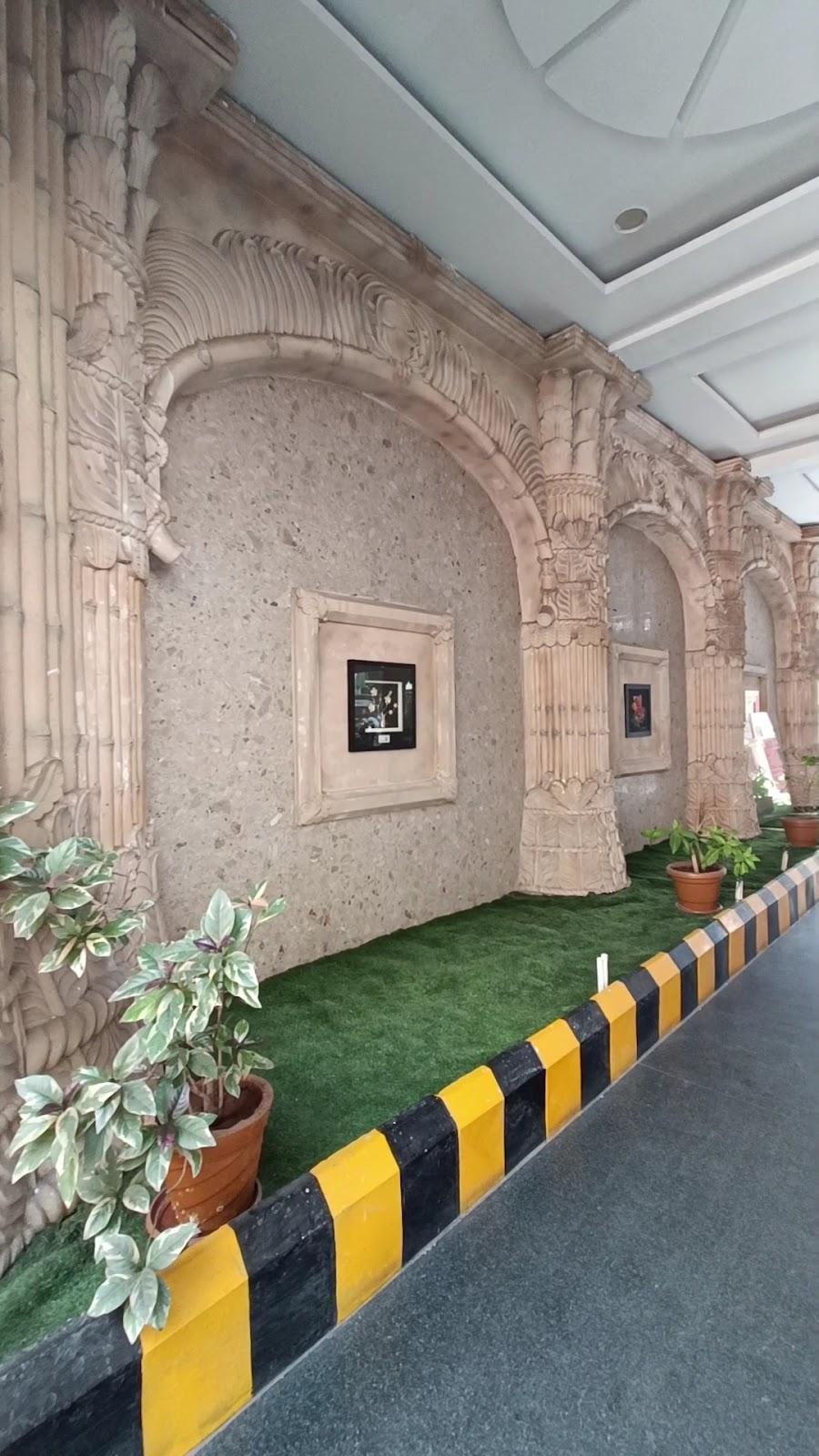 The Mourya Inn – photo 2