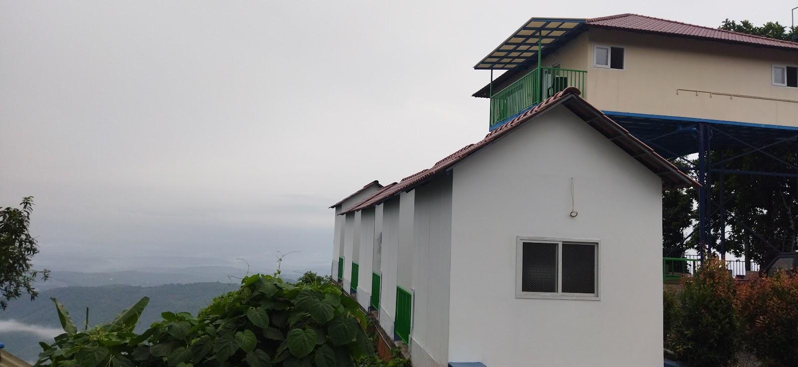 Moon Valley - A Tropical Hut - Palakkayam Thattu
