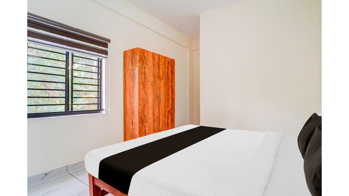 Super Hotel O HMT Colony Kochi Formerly Pullans Arcade – photo 1