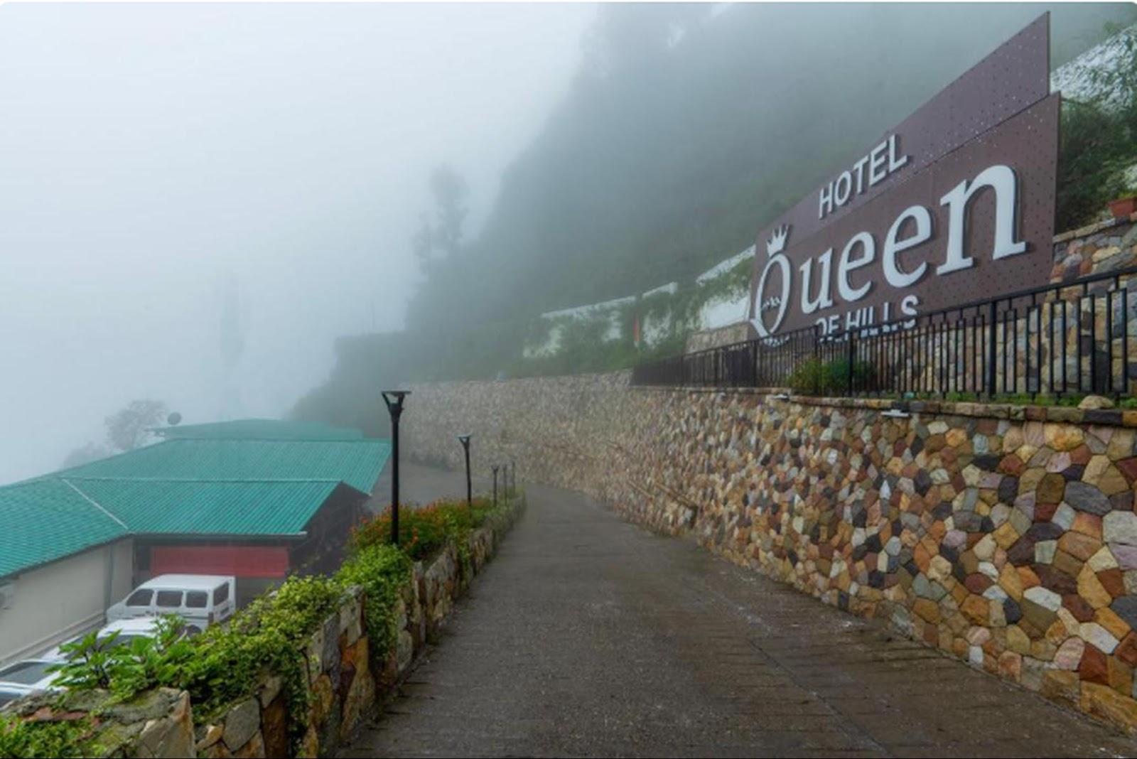 Treebo Premium Queen Of Hills Near Mall Road – photo 1