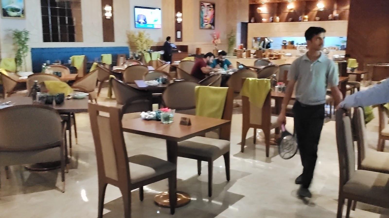 Gaurs Sarovar Premiere Hotel - Gaur City – photo 2