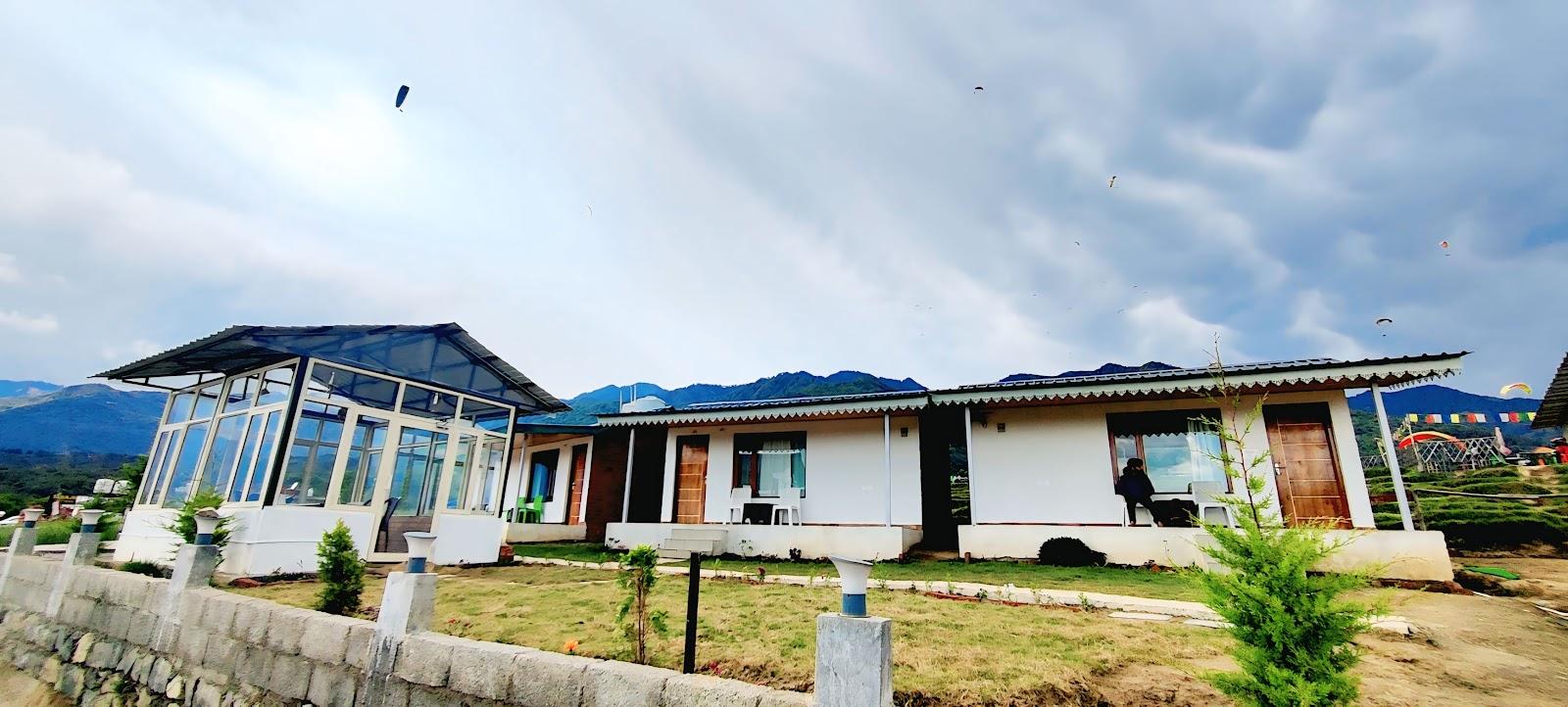 Sunshine cottages Bir – photo 1