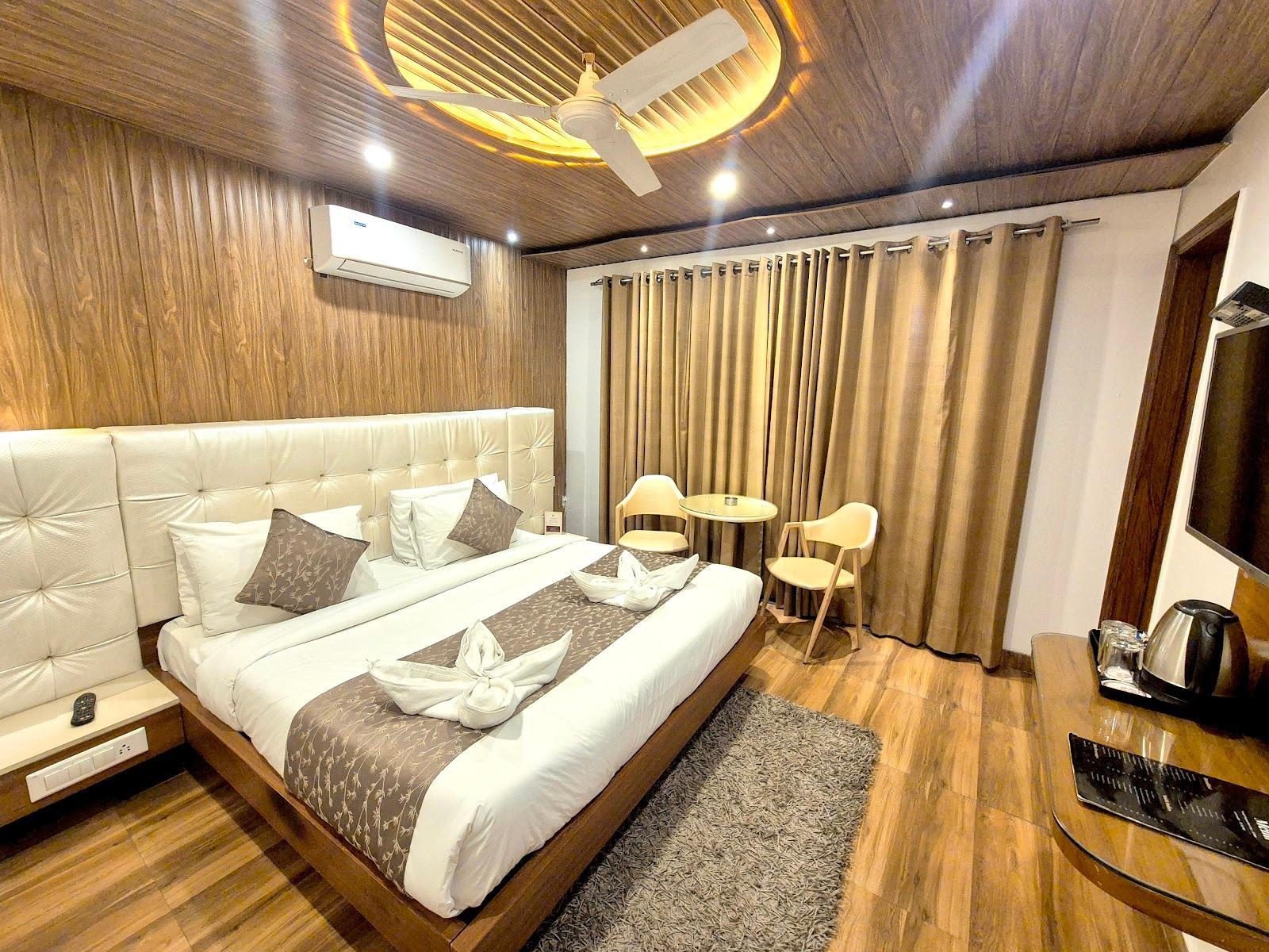 Hotel Skylark by Gabrian Hotels – photo 3