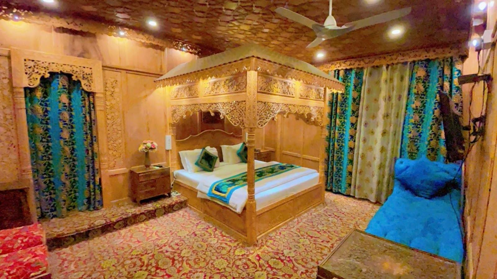 Sikandra Palace Group Of House Boats – photo 1