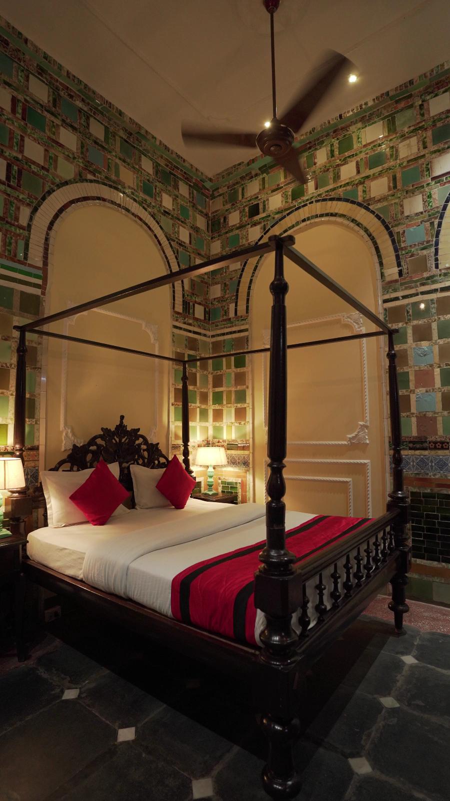 THE HOWRAH HOTEL – photo 2