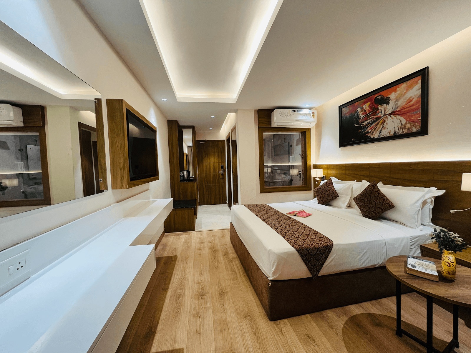 The Novello By Hotel Evergreen – photo 2