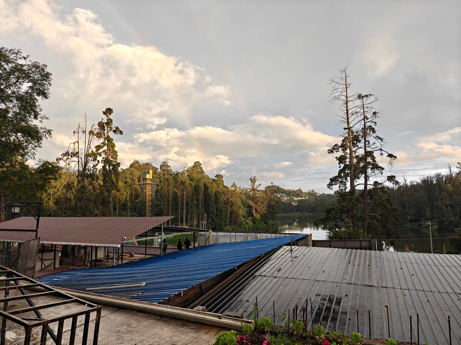 Lakefront Home Hotel – photo 1