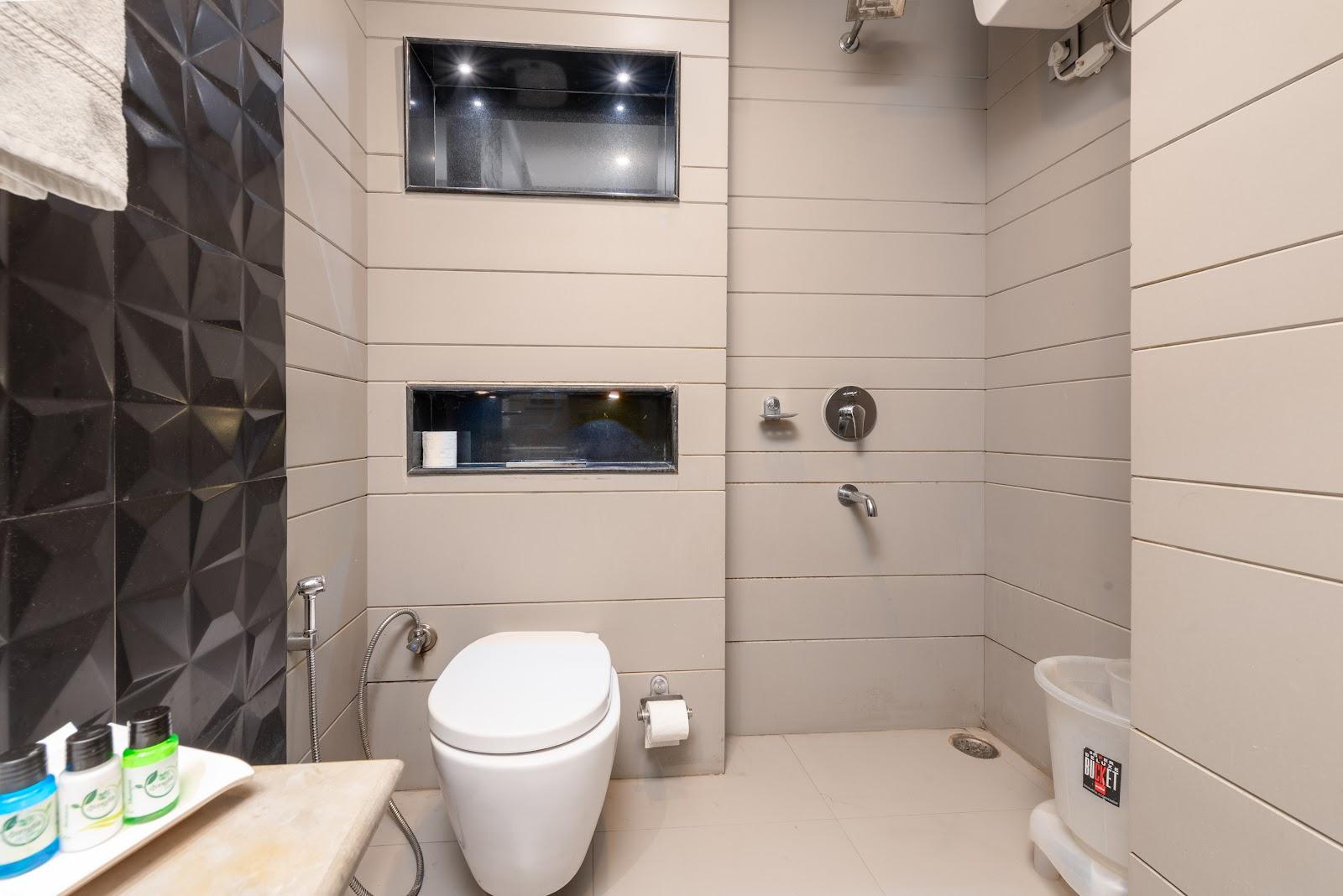 Hotel Sapling - 500 Mtr from Picture Palace – photo 4