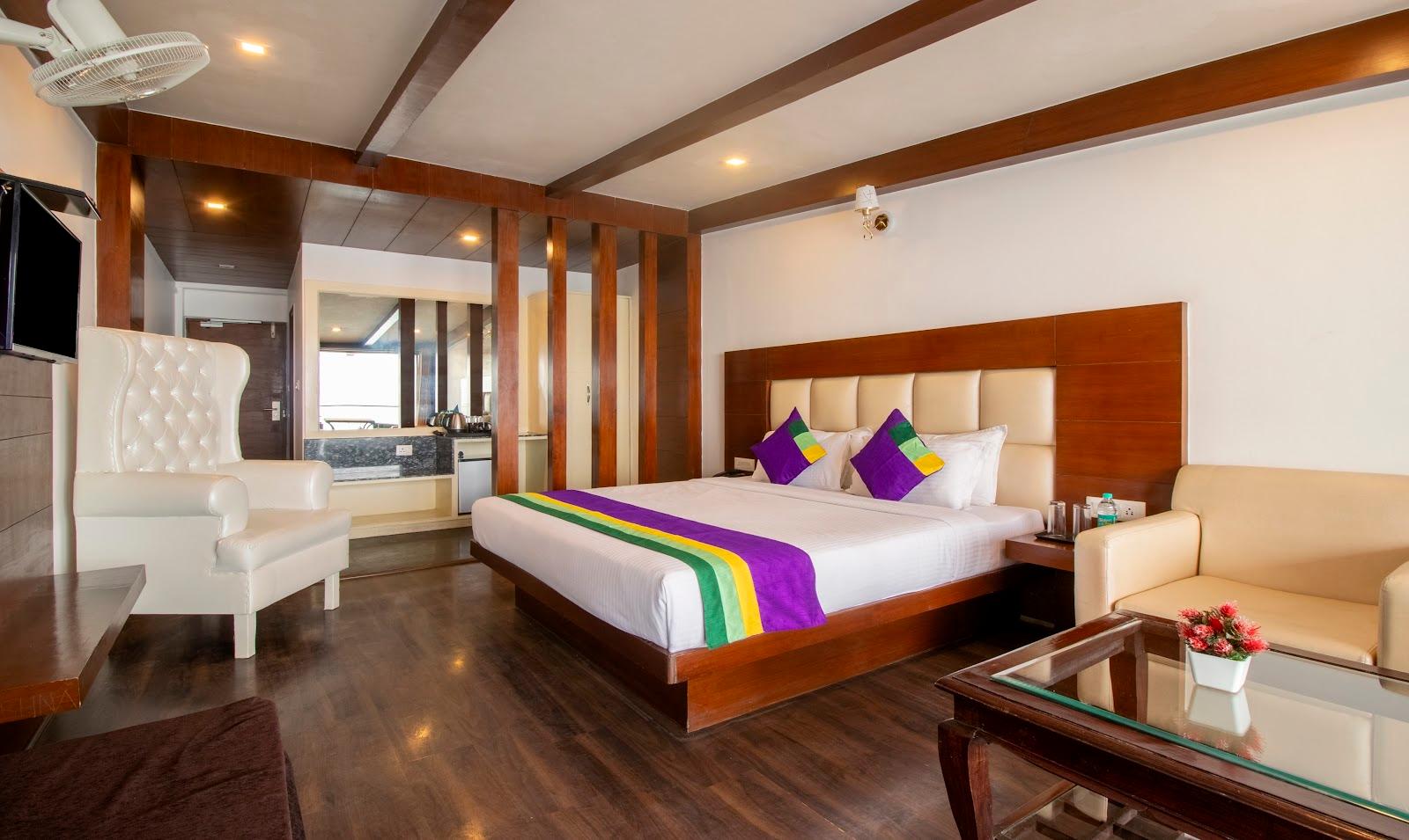 Treebo Premium Queen Of Hills Near Mall Road – photo 4