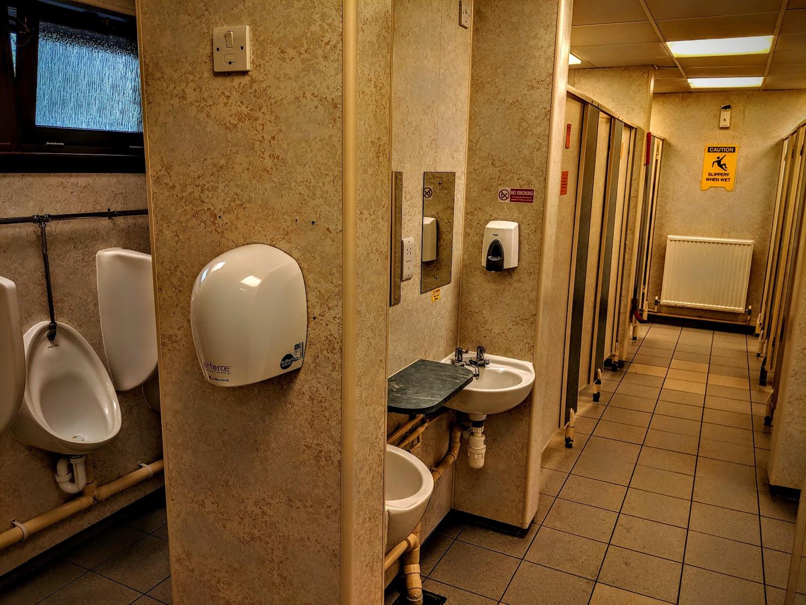 Edinburgh Caravan and Motorhome Club Campsite – photo 2