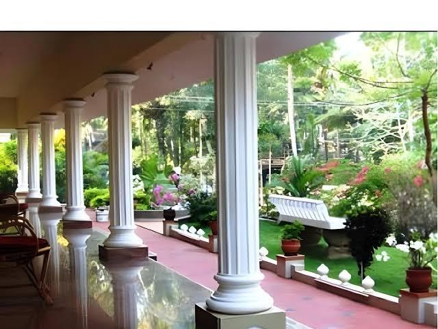 Karthika Plaza Resort – photo 4