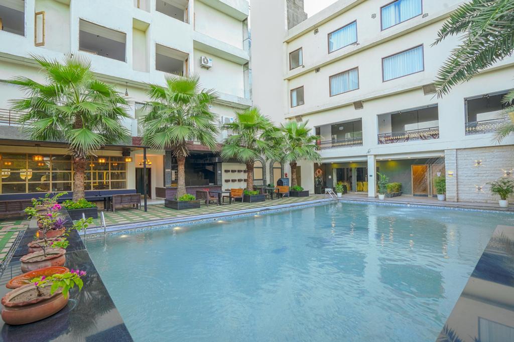 Hotel Escala – photo 1