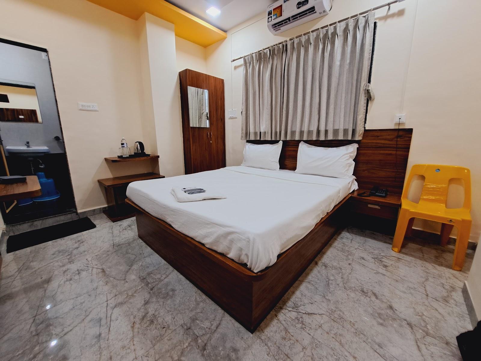 Anand Executive, Near Amanora – photo 2