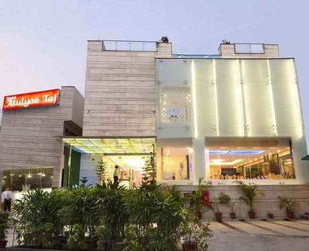 Hotel Atulyaa Taj