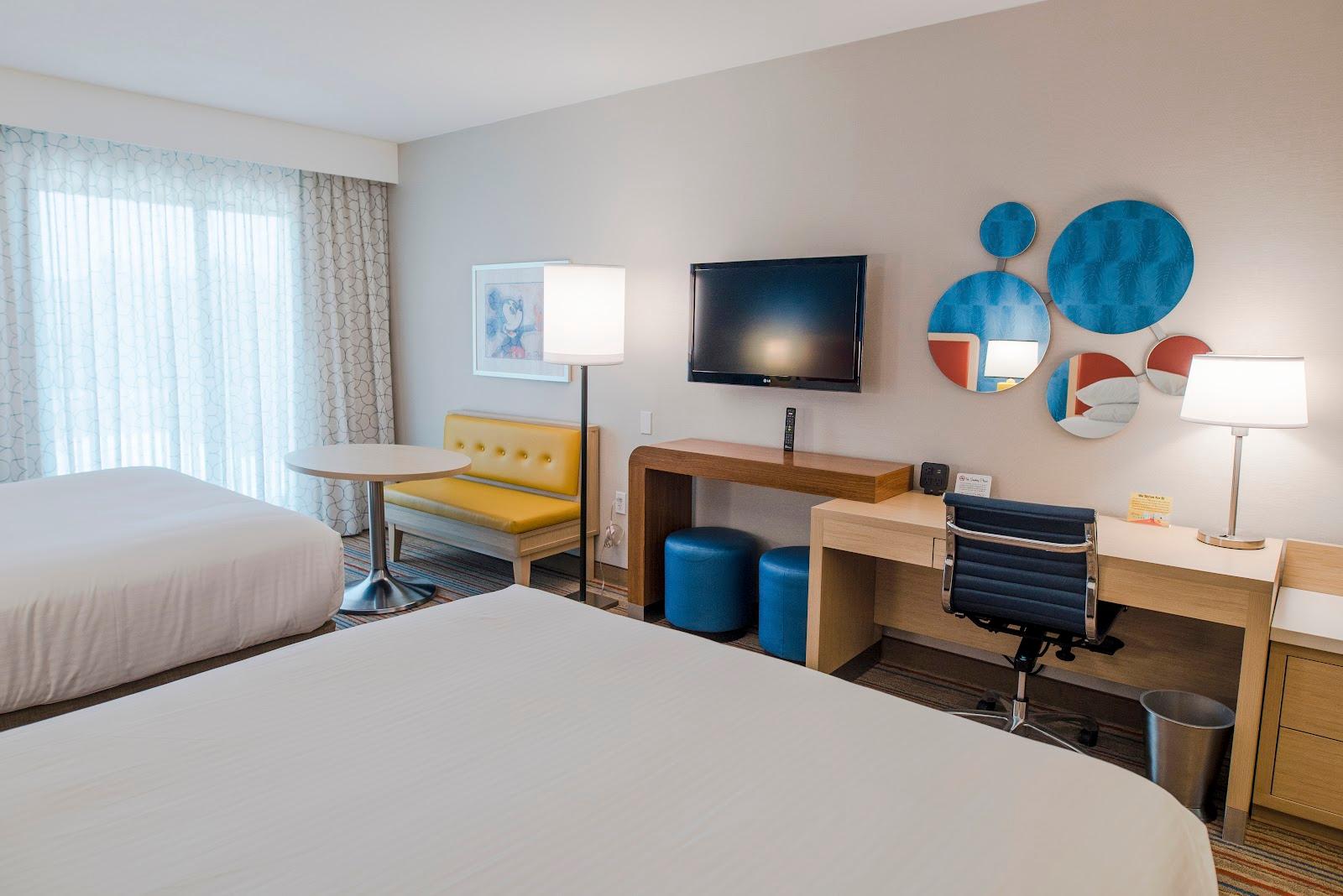 Howard Johnson by Wyndham Anaheim Hotel & Water Playground – photo 3