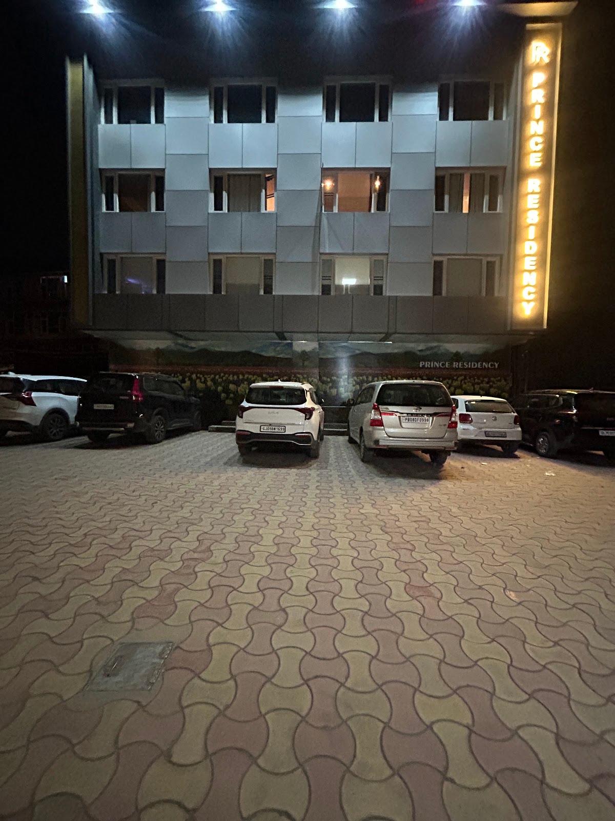 Hotels In Srinagar – photo 4