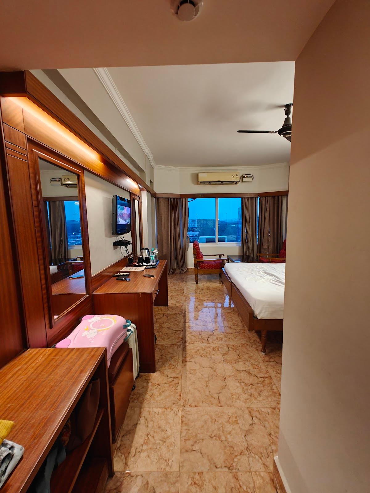 Hotel PLR Grand – photo 3