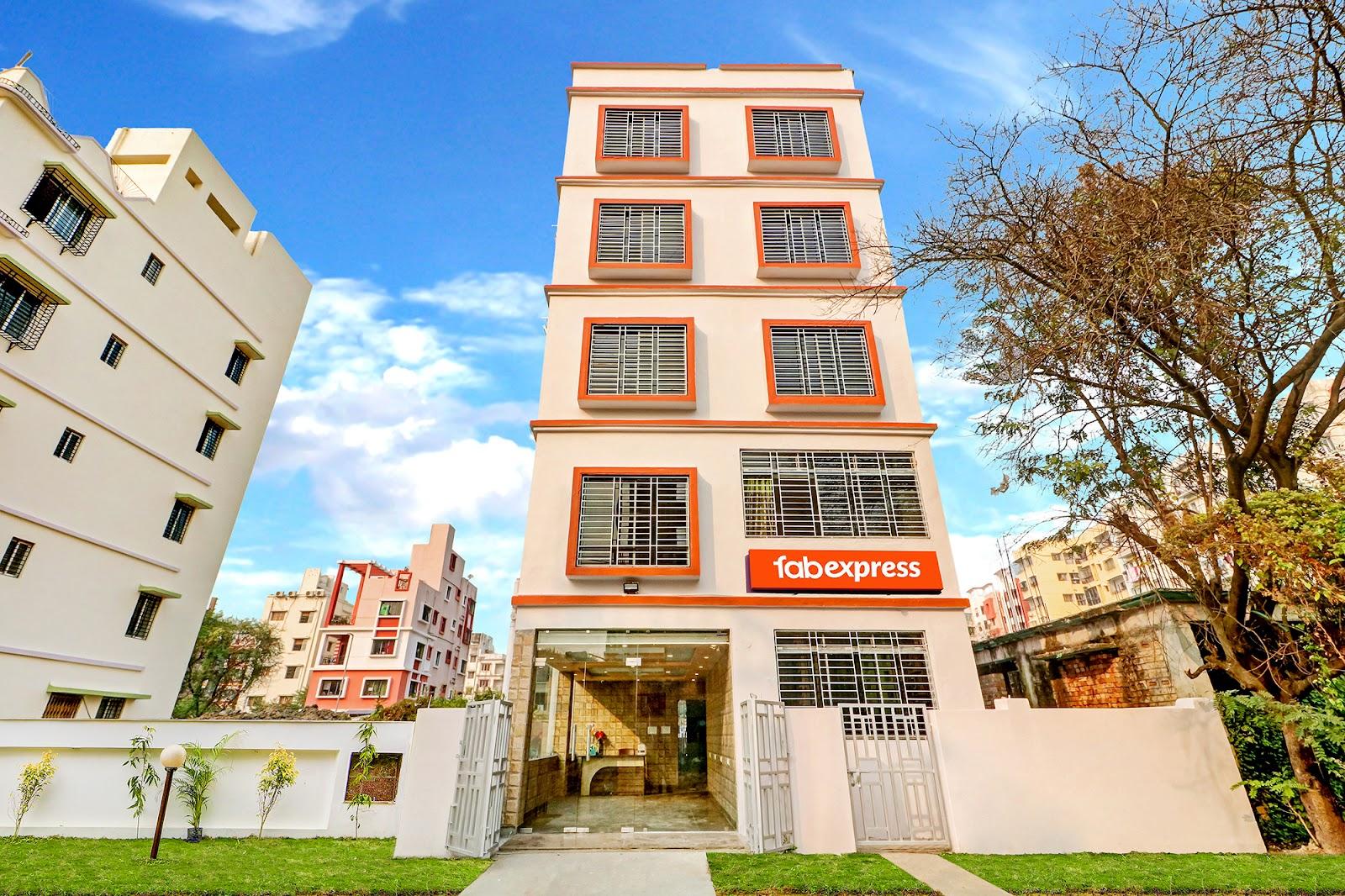 FabExpress Step Inn - Hotel in Newtown, Kolkata