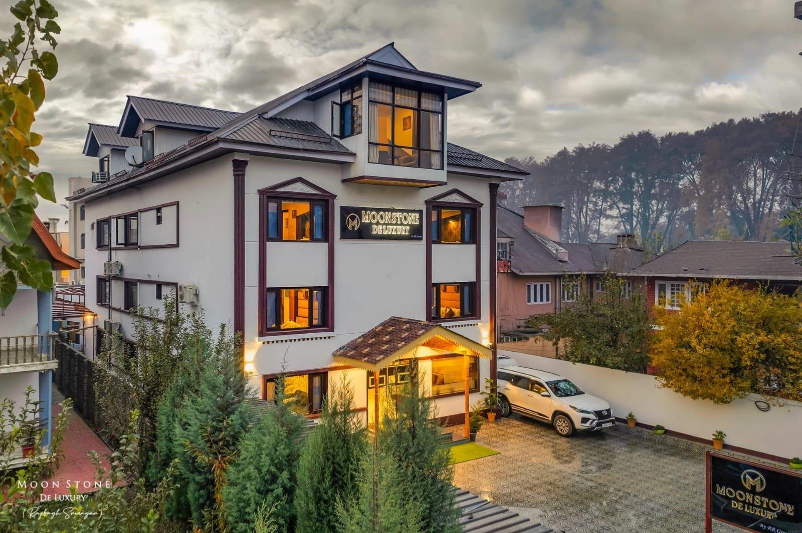Hotel Moonstone De Luxury – photo 1