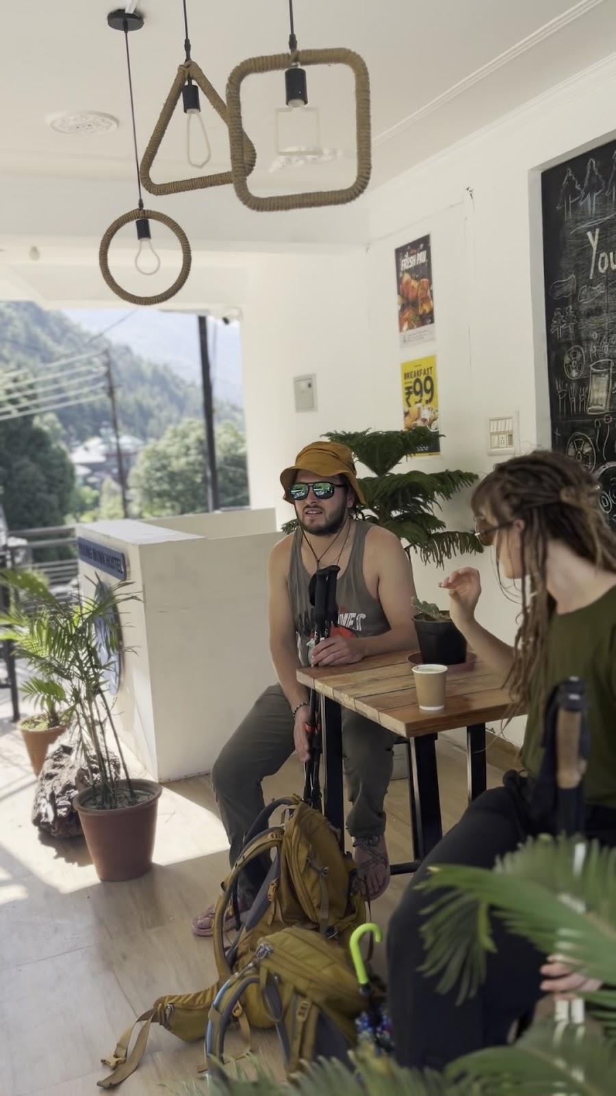 Young Monk Hostel Dharamkot – photo 2