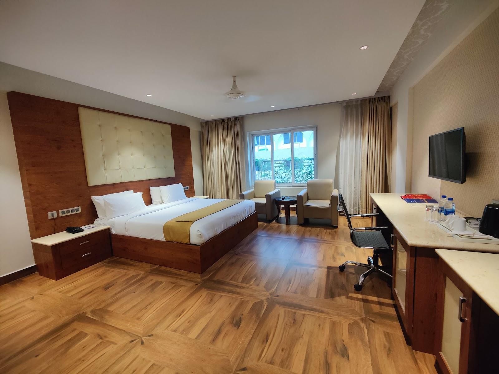 White Lotus Hotel – photo 3