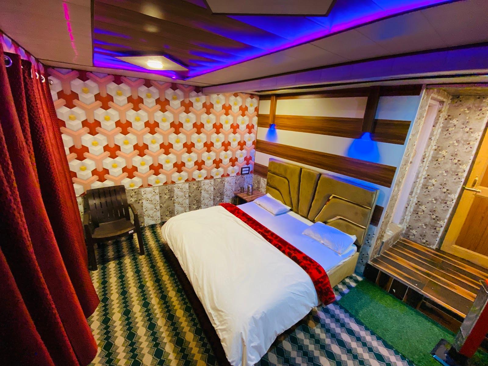The GRITTI CASTLE HOTEL AND RESTAURANT – photo 2