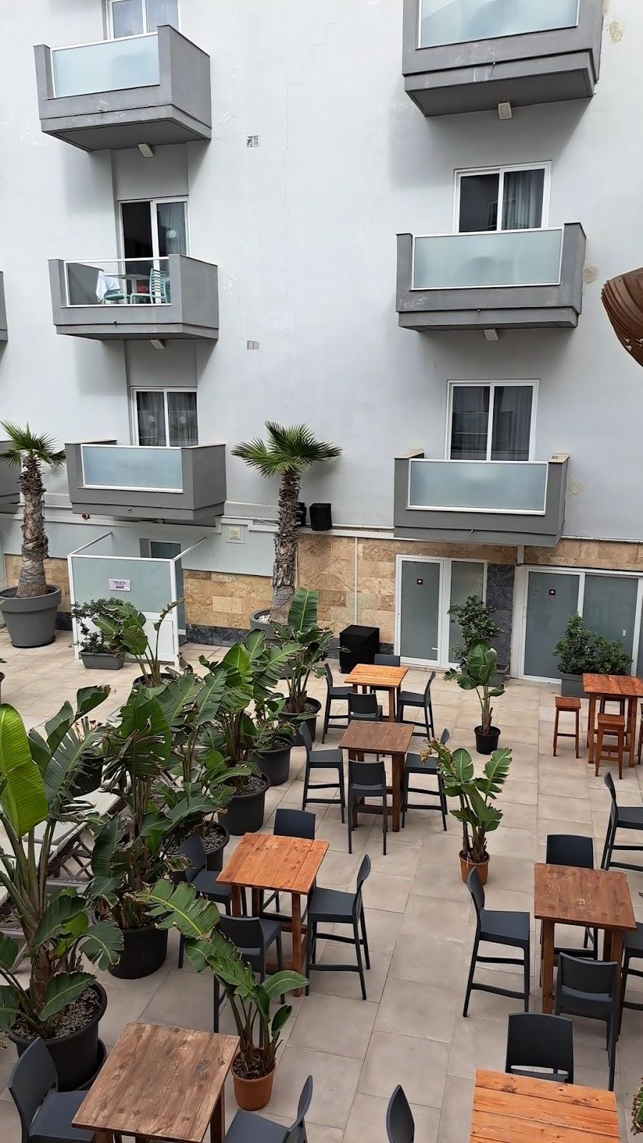 Pebbles Resort – photo 2