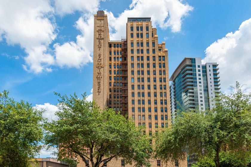 Cambria Hotel Houston Downtown Convention Center – photo 1