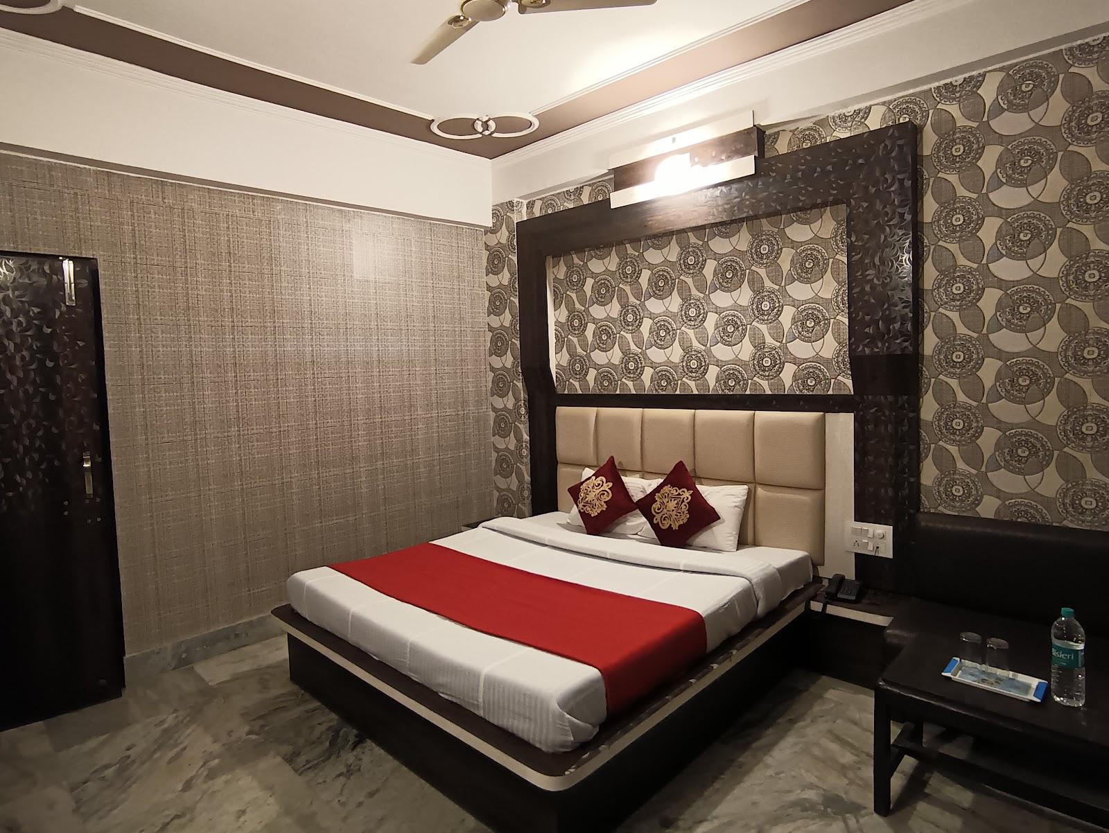 HOTEL SUNSHINE – photo 2