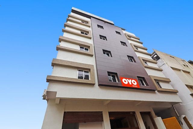 Hotel O by OYO Night Eye
