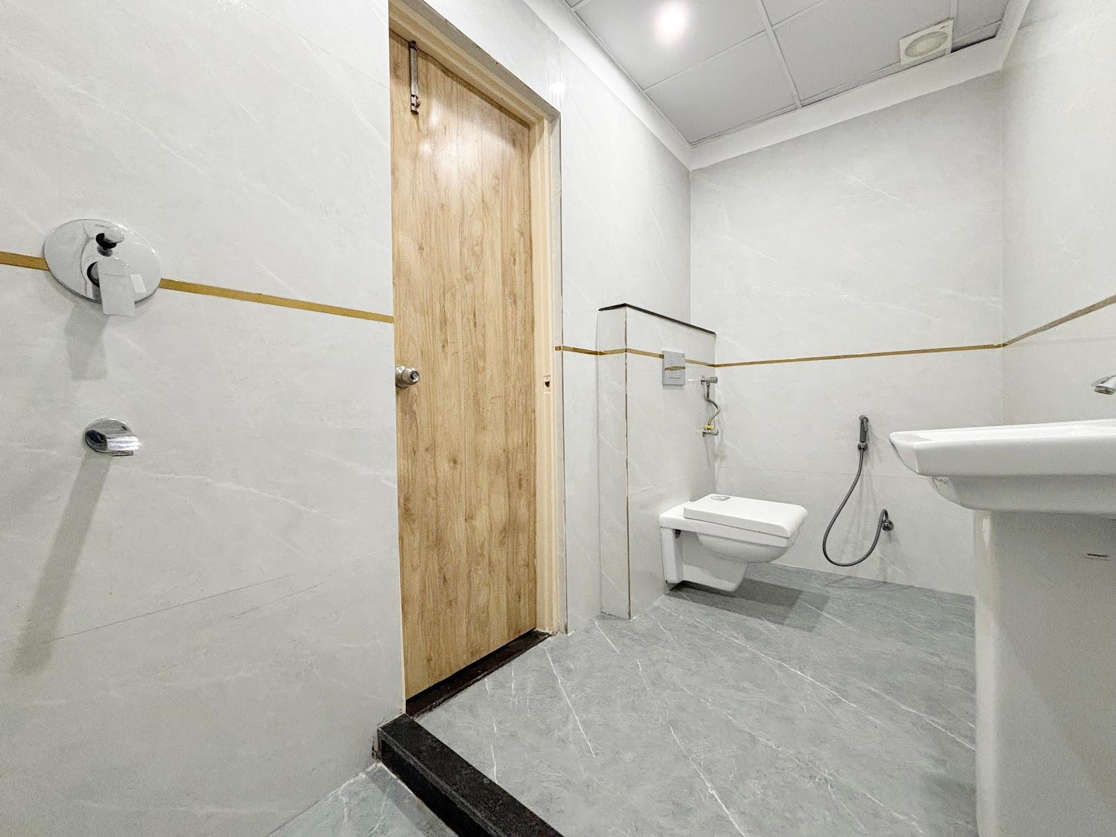 Hotel Emerald Suites & Banquet By Aura – photo 4