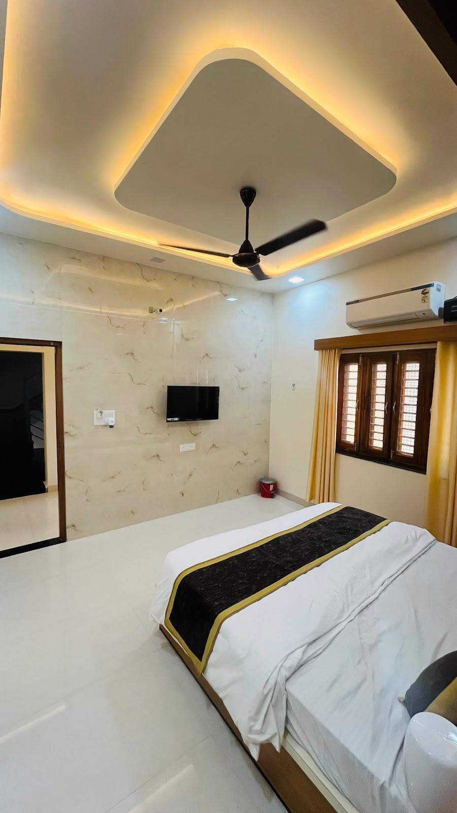 Vrindavan Nivas Near prem mandir Bankey bihari