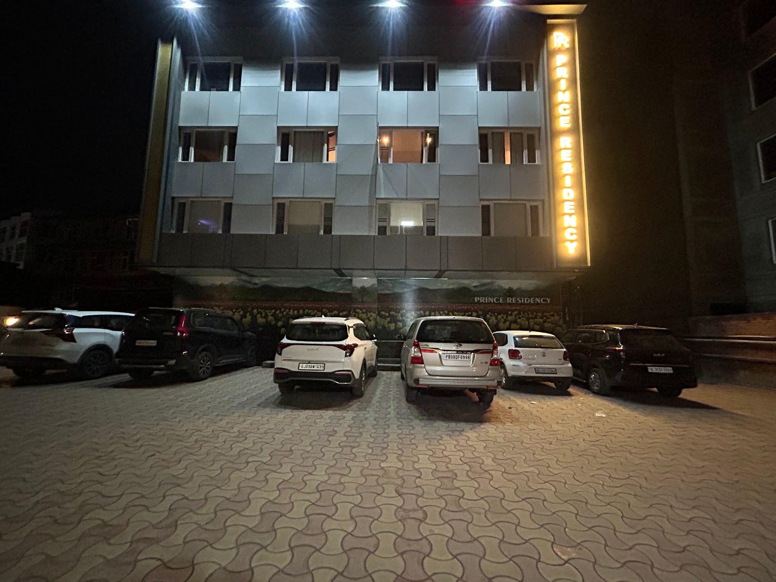 Hotels In Srinagar – photo 3