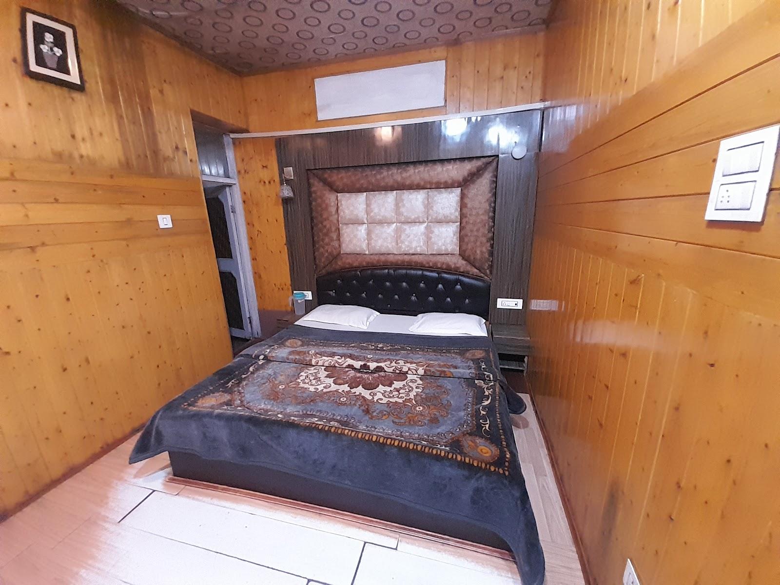 Dal lake – photo 2