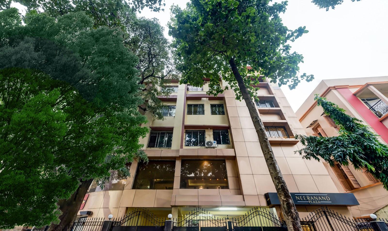 Itsy Hotels Neeranand Plaza – photo 1