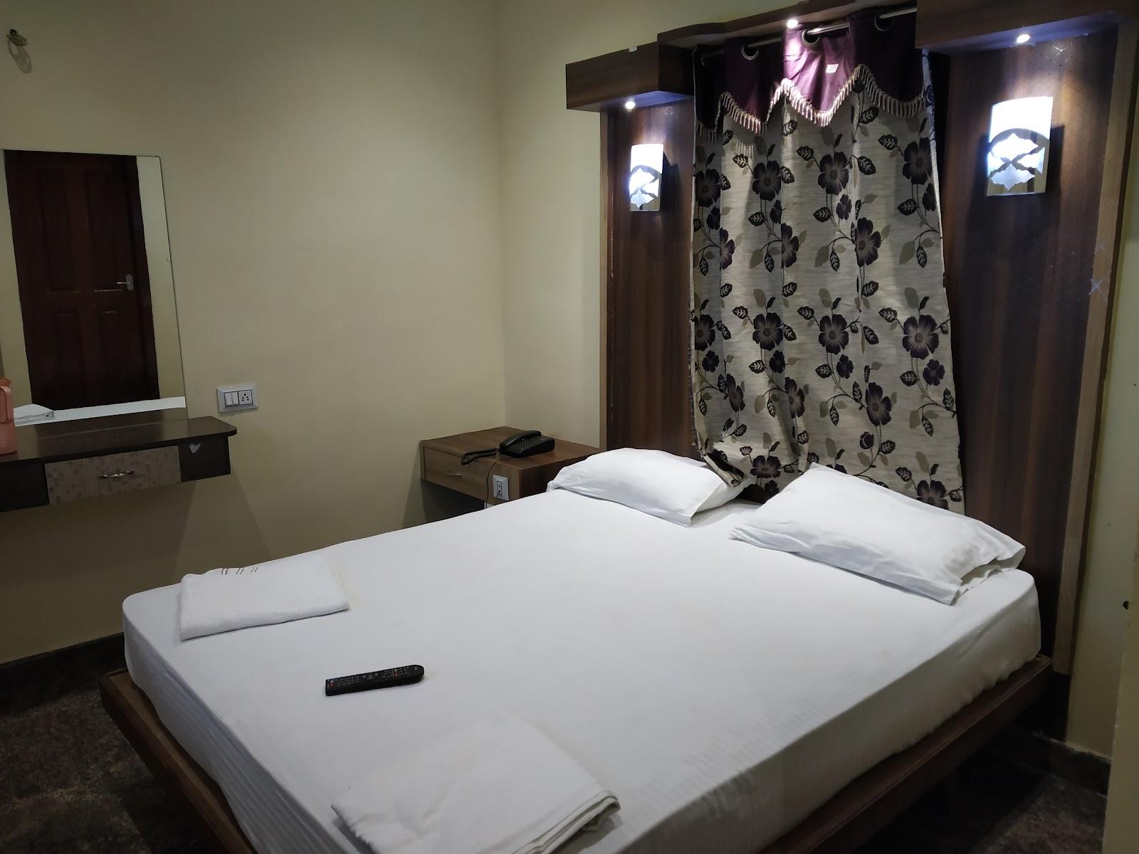Vairavel Residency