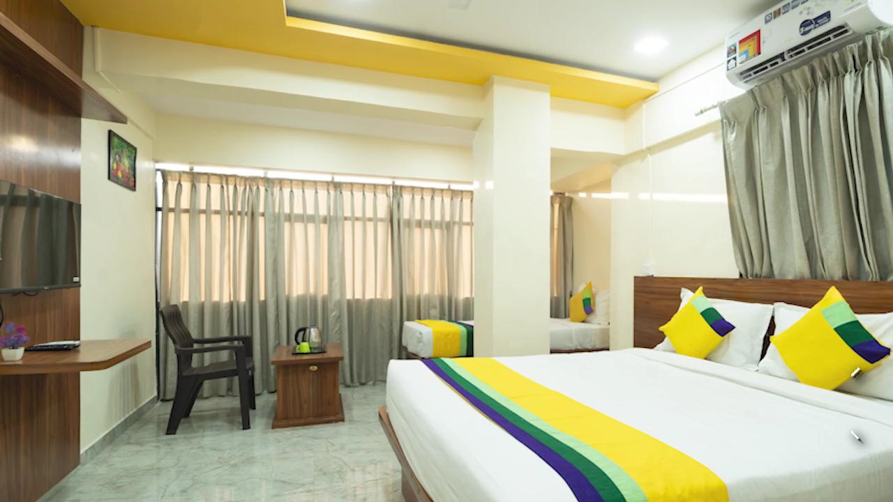 Anand Executive, Near Amanora – photo 1