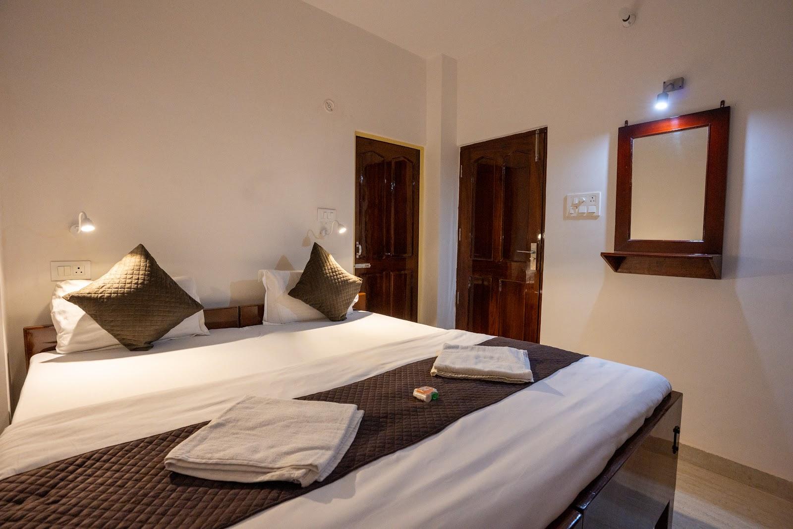 Varanasi Rest House – photo 2