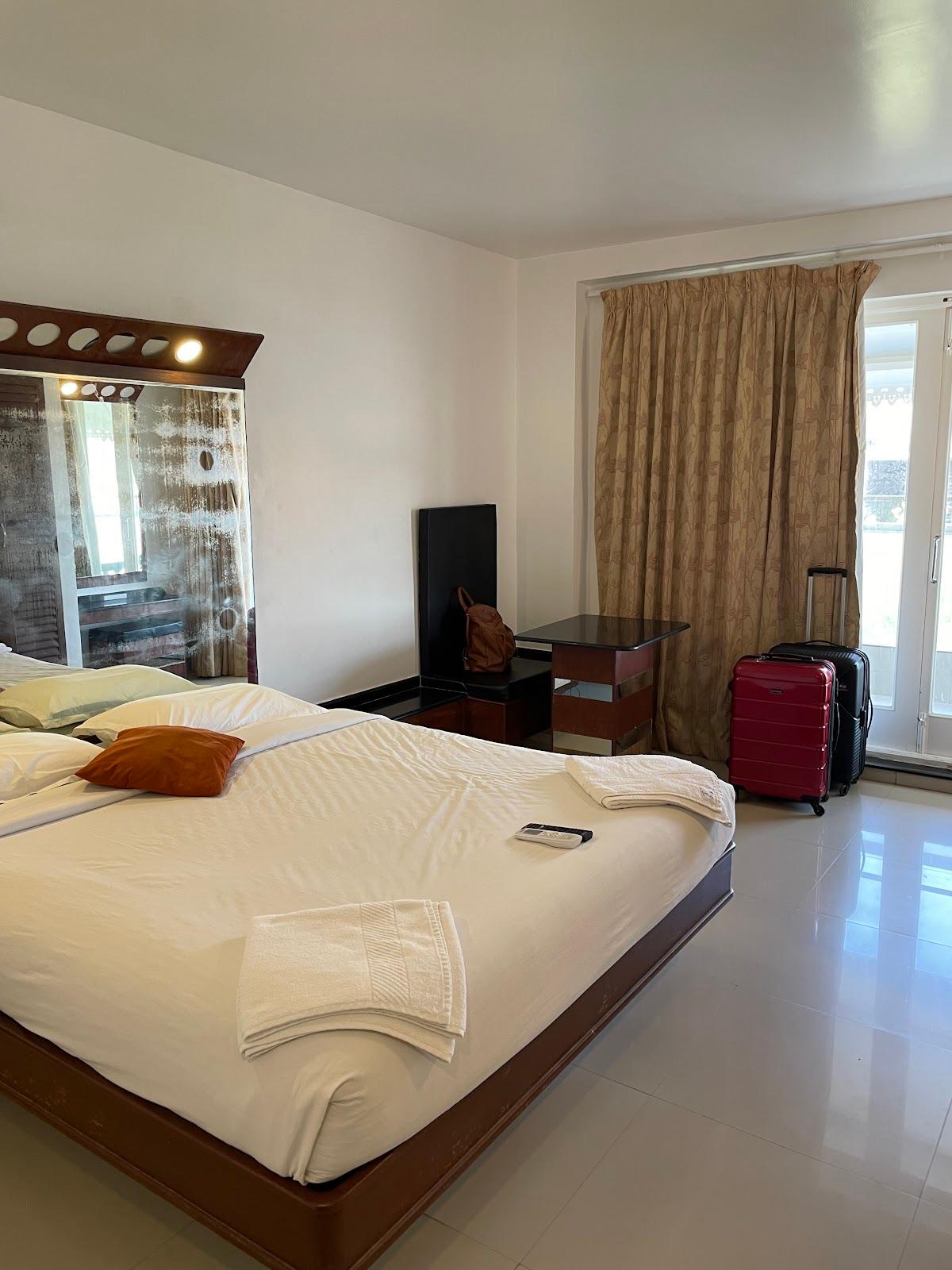 Lotus Bay View Hotel – photo 3
