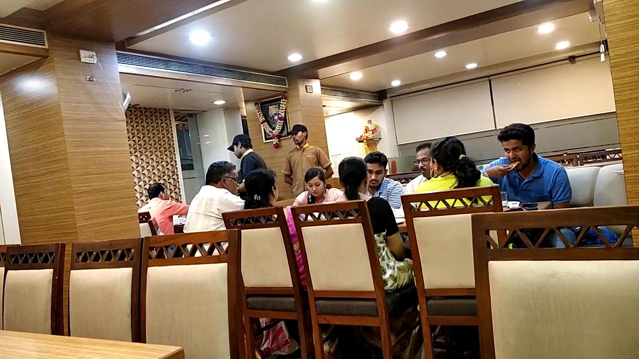 Hotel Vrindavan – photo 2