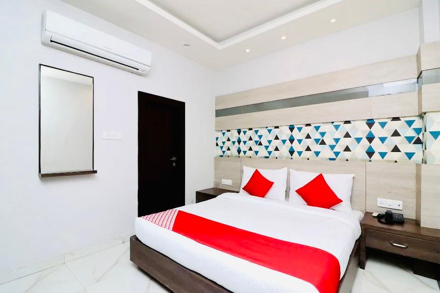 Hotel Megha- Best Hotel in Charbagh || Best Hotel in Affordable Price in Charbagh || – photo 3