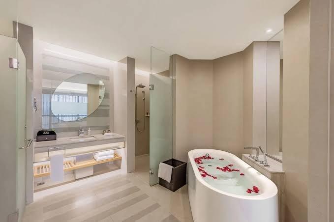Huaqiang Plaza Hotel – photo 4