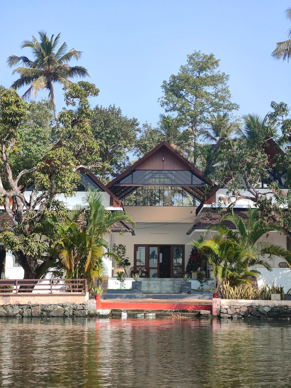 The Riveroots Waterfront homestay – photo 1