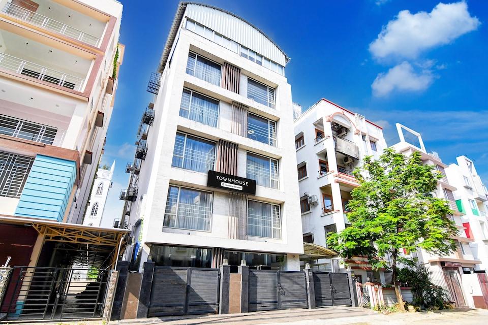 Super Townhouse New Town Formerly Krish Residency – photo 1